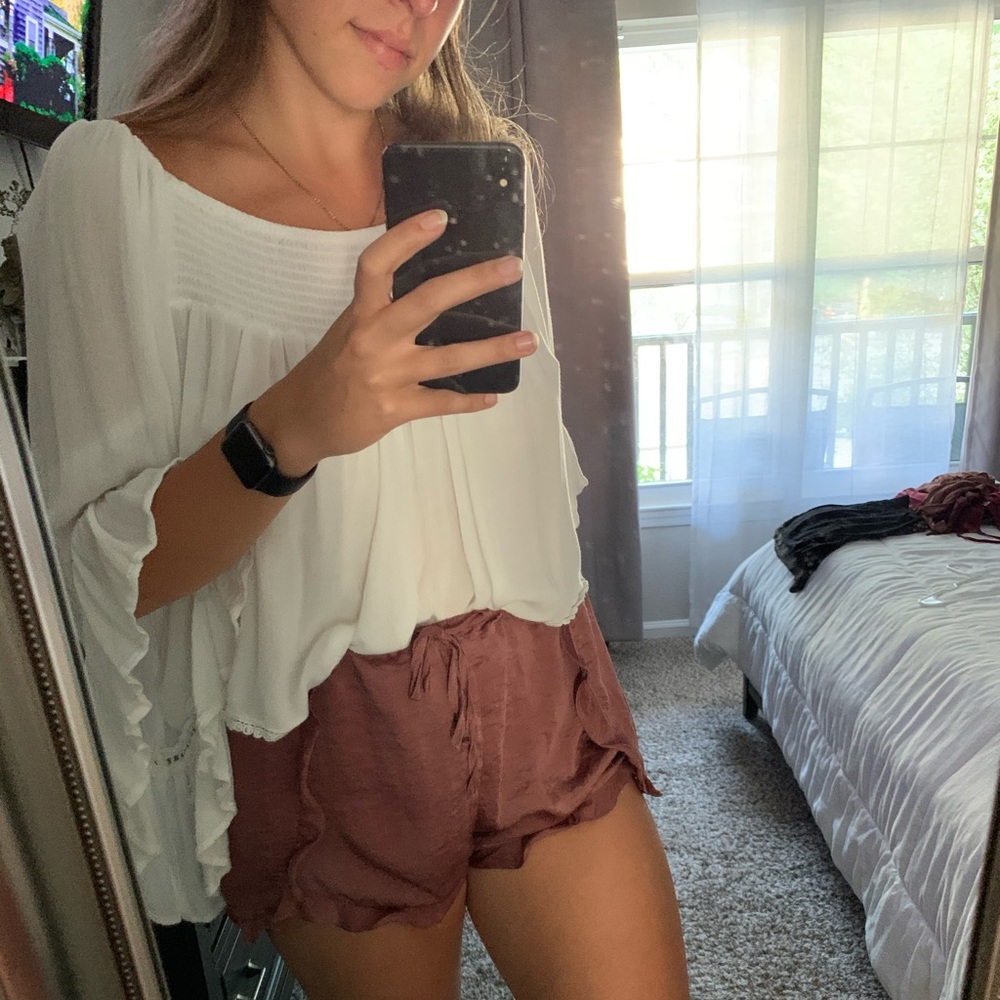 BEAUTIFUL WHITE BLOUSE!